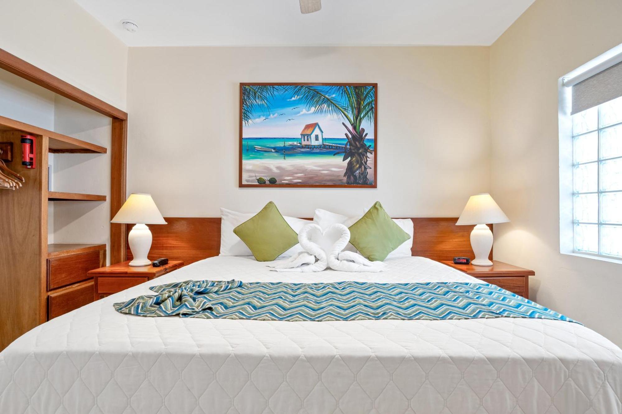 Sunbreeze Suites San Pedro  Zewnętrze zdjęcie
