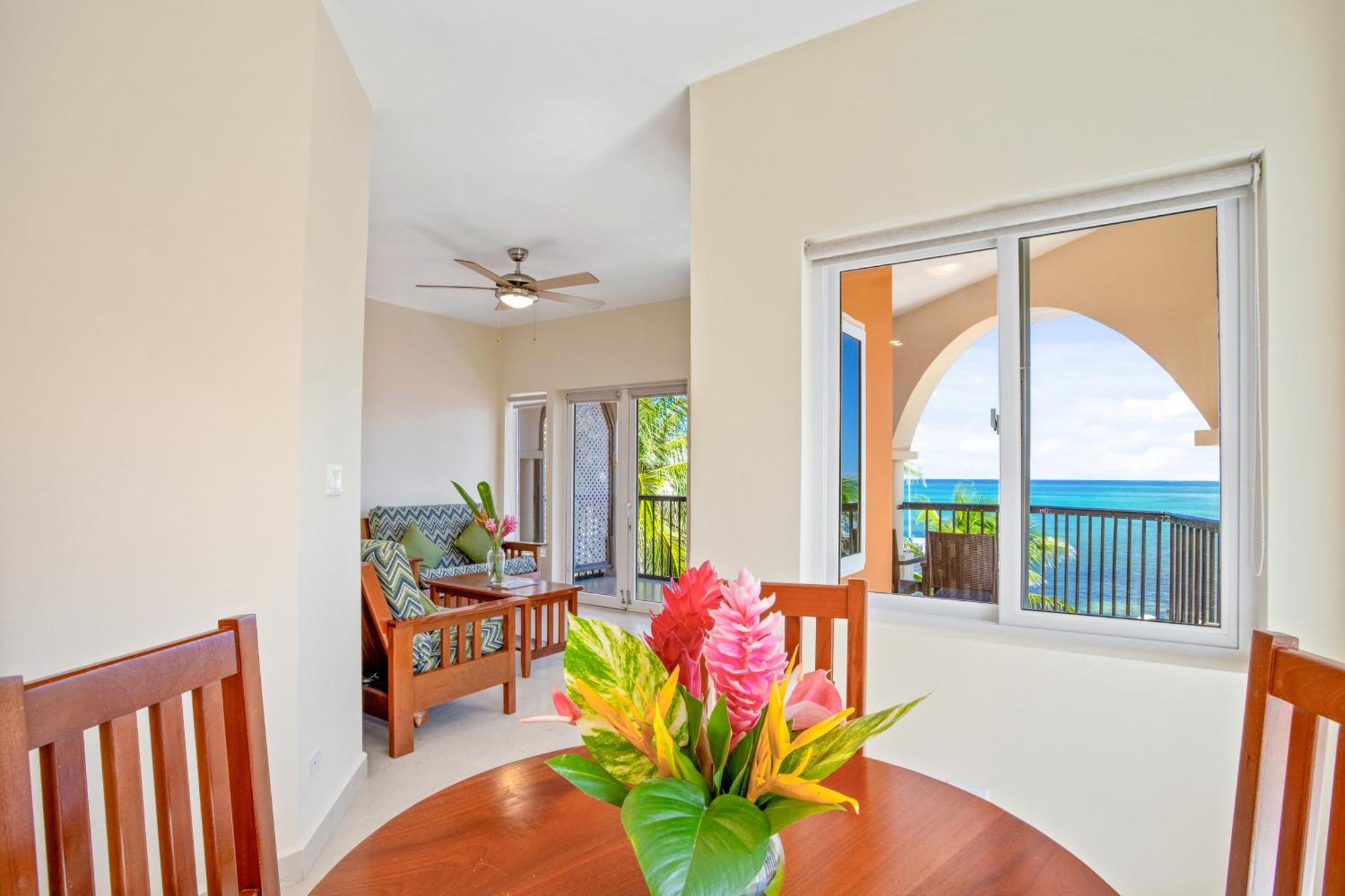 Sunbreeze Suites San Pedro  Zewnętrze zdjęcie