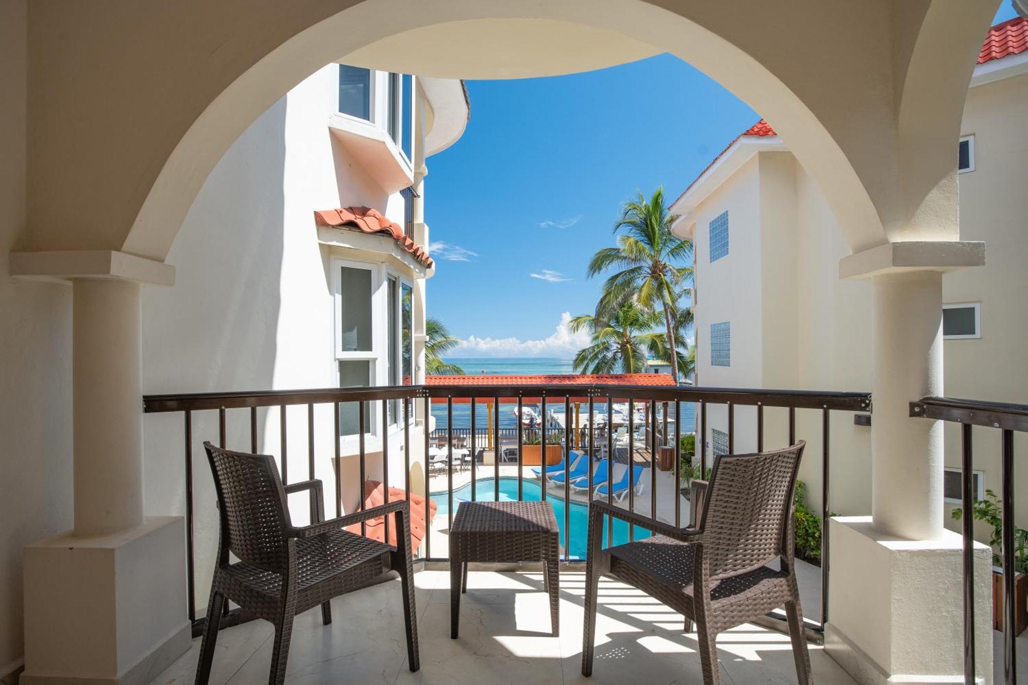 Sunbreeze Suites San Pedro  Zewnętrze zdjęcie