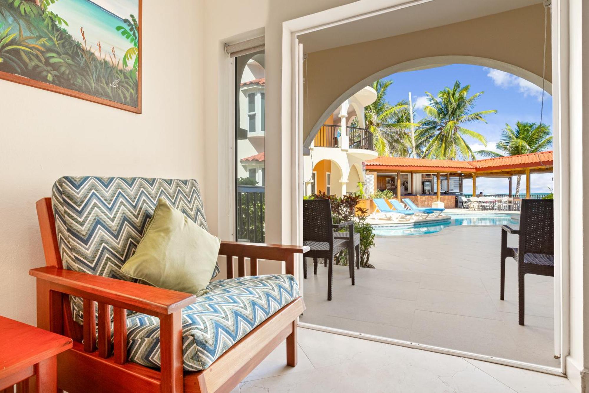 Sunbreeze Suites San Pedro  Zewnętrze zdjęcie