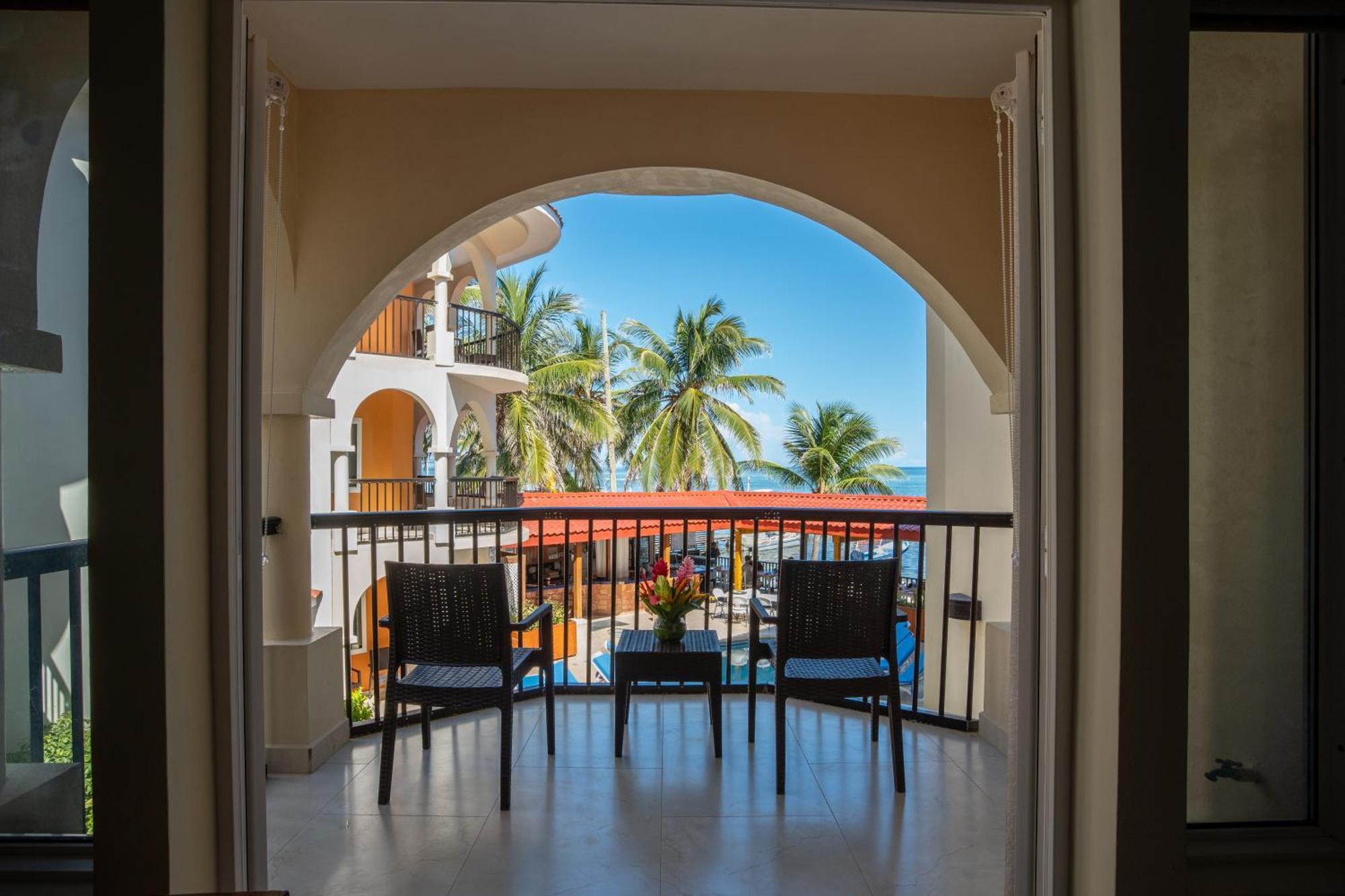 Sunbreeze Suites San Pedro  Zewnętrze zdjęcie