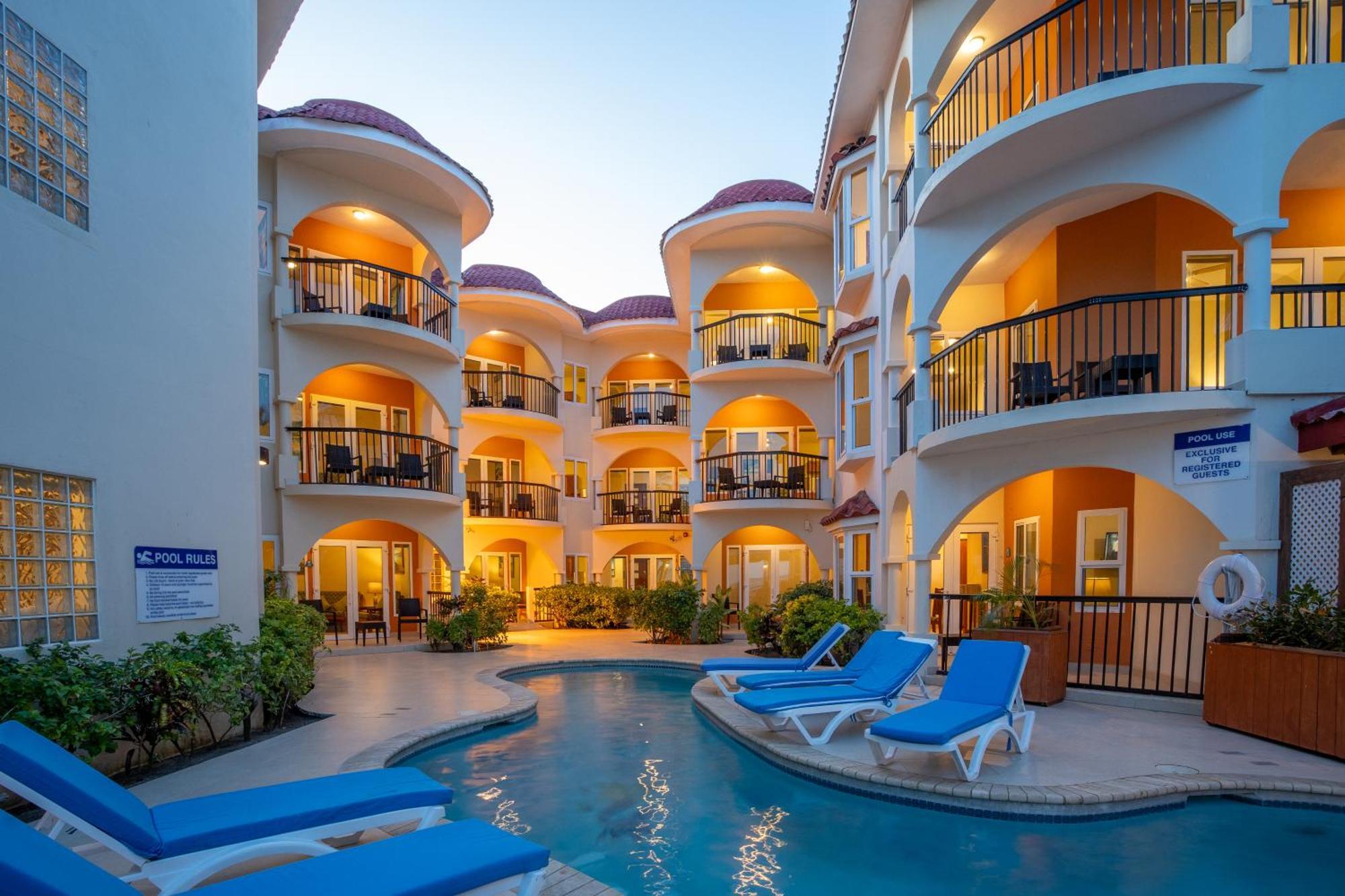 Sunbreeze Suites San Pedro  Zewnętrze zdjęcie