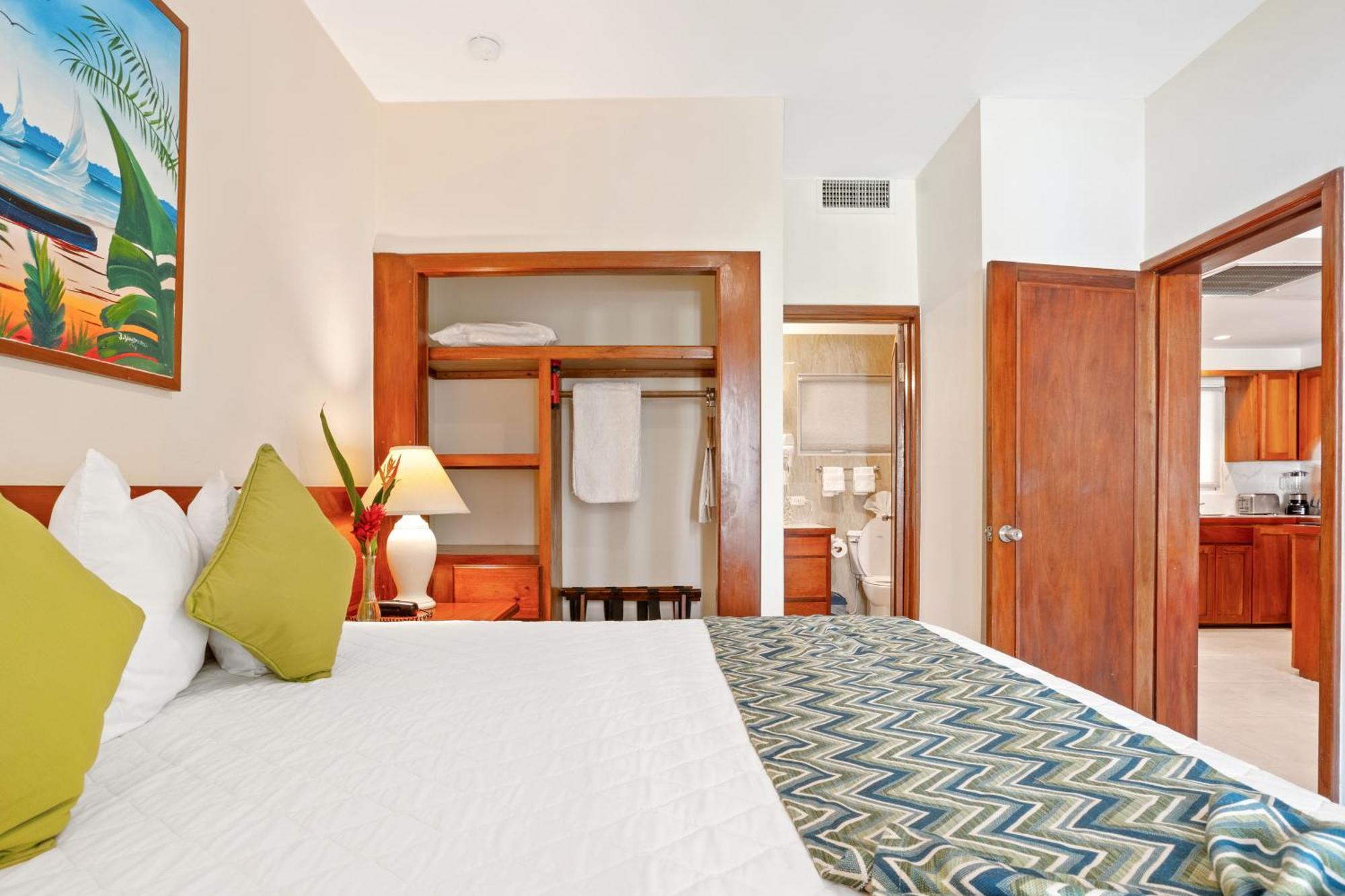 Sunbreeze Suites San Pedro  Zewnętrze zdjęcie