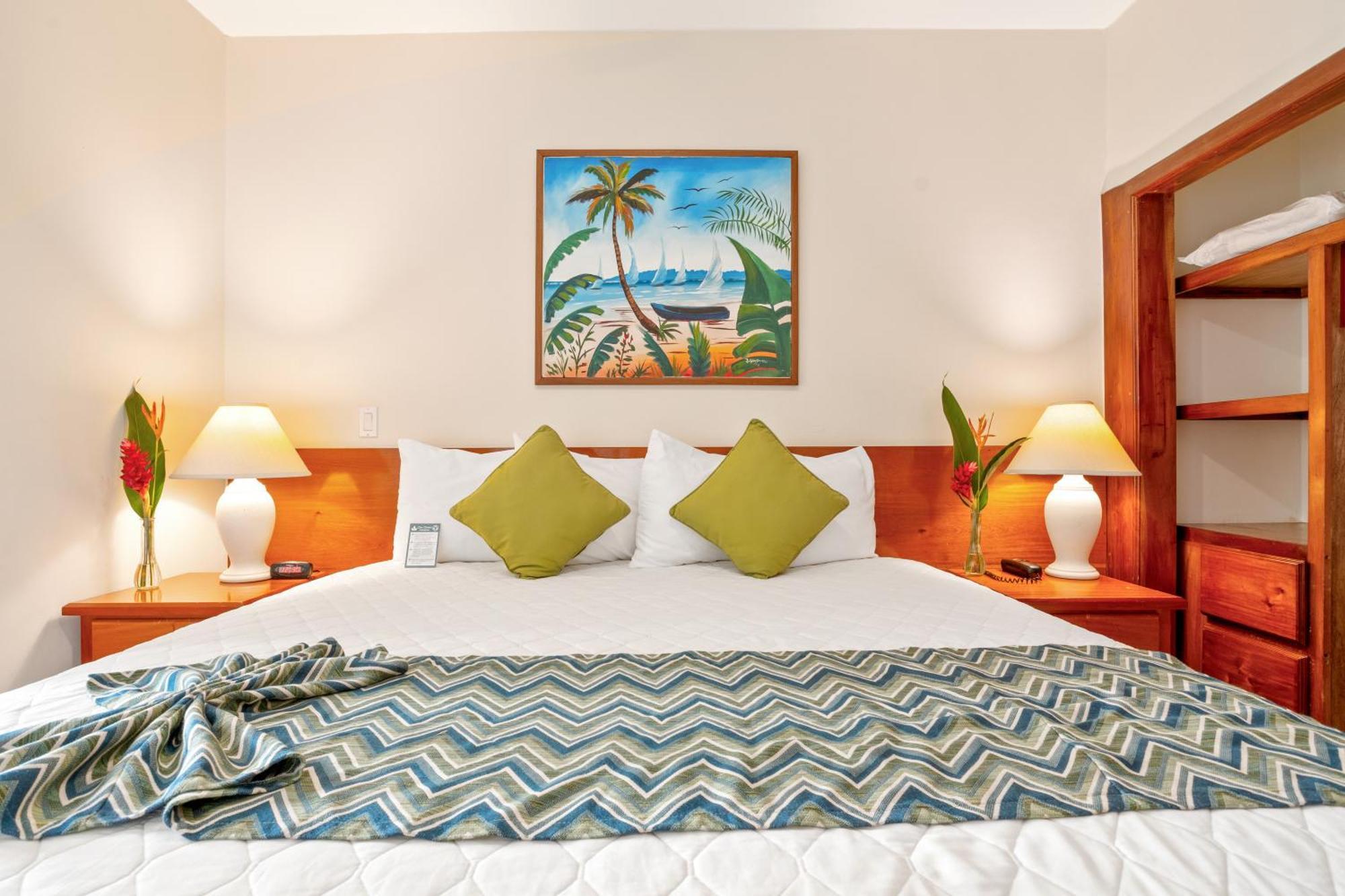 Sunbreeze Suites San Pedro  Zewnętrze zdjęcie