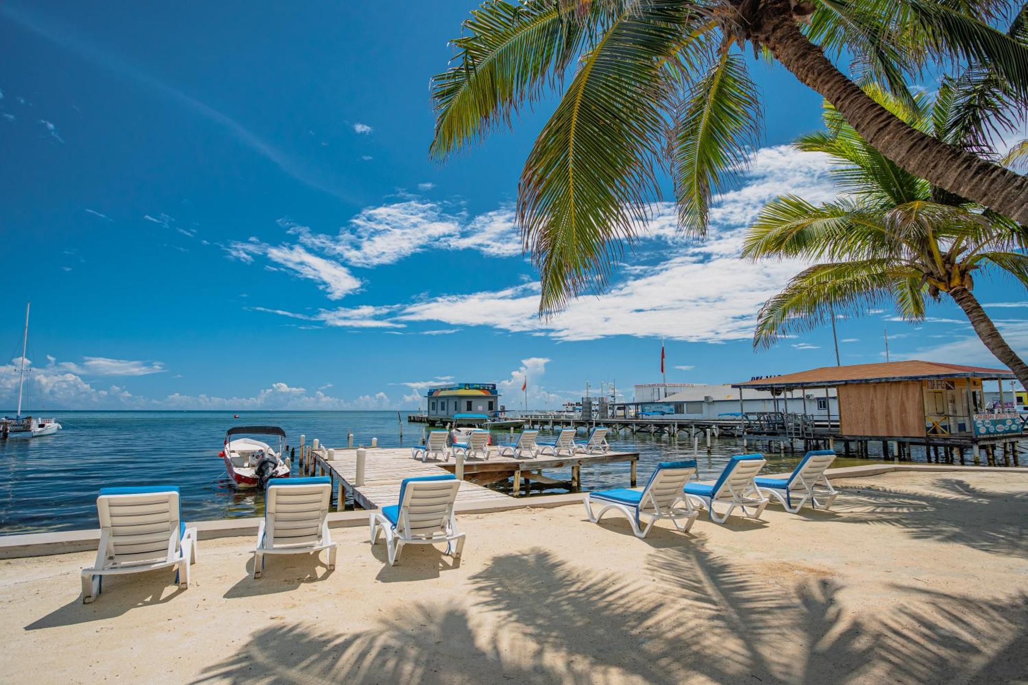 Sunbreeze Suites San Pedro  Zewnętrze zdjęcie