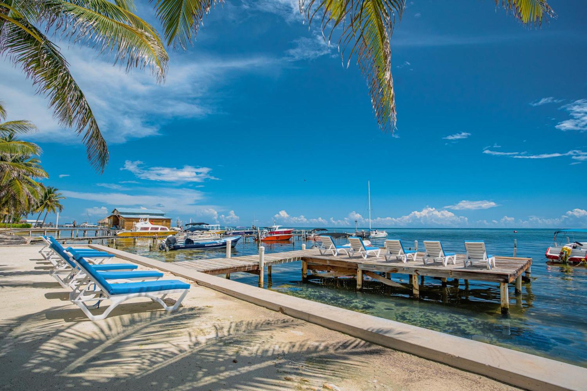 Sunbreeze Suites San Pedro  Zewnętrze zdjęcie