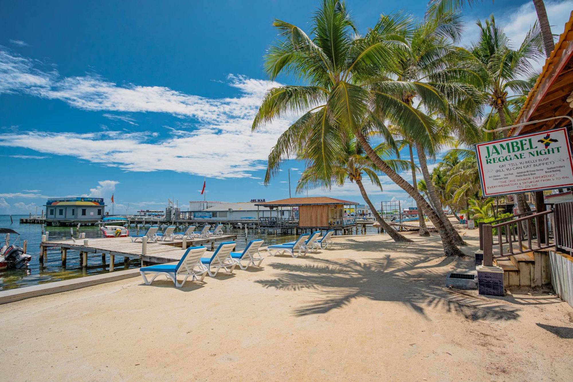 Sunbreeze Suites San Pedro  Zewnętrze zdjęcie