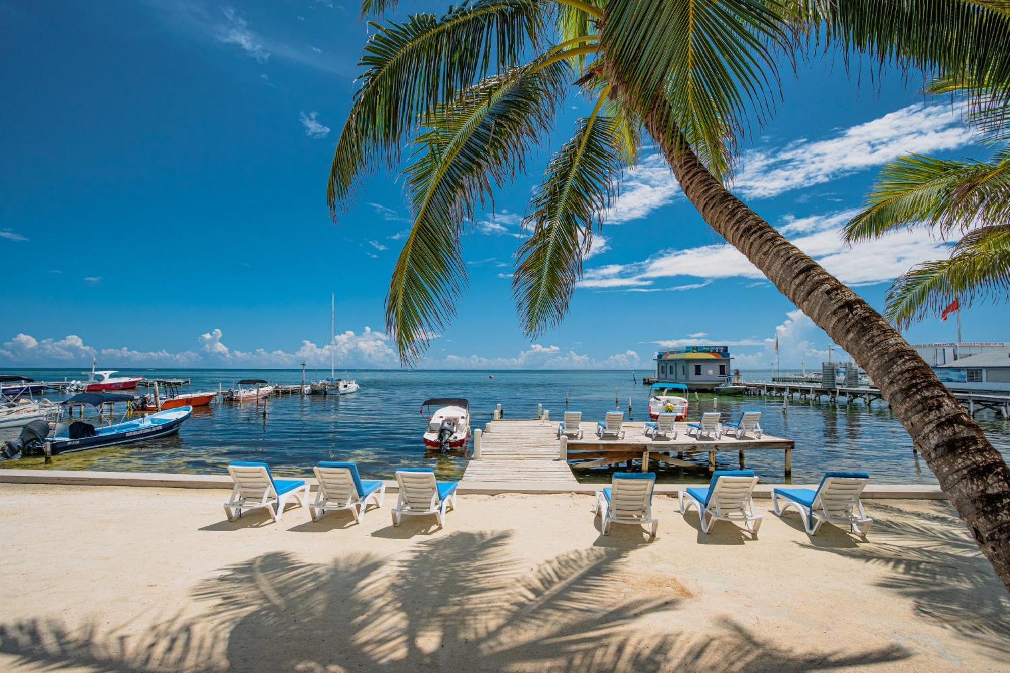Sunbreeze Suites San Pedro  Zewnętrze zdjęcie