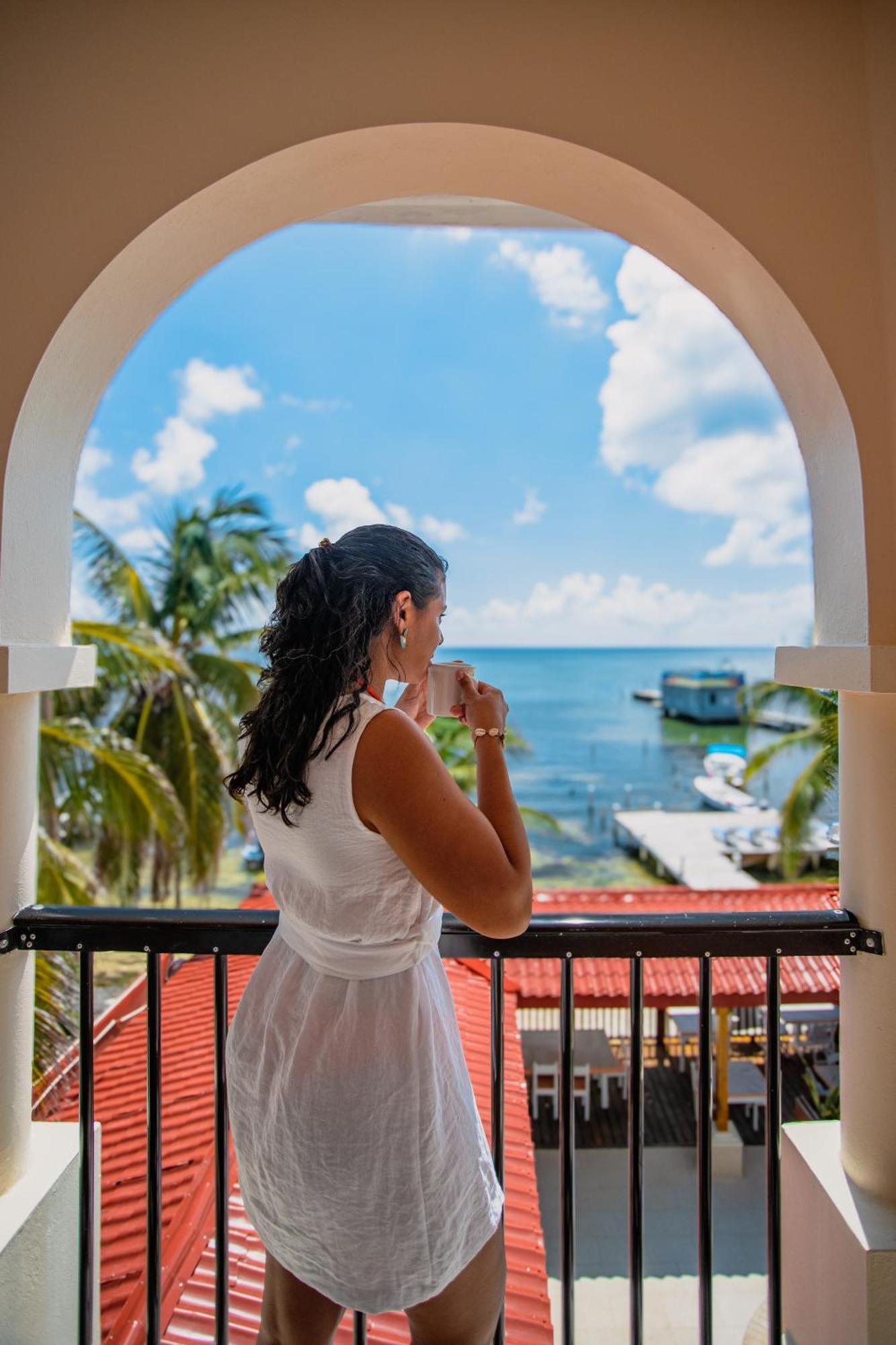 Sunbreeze Suites San Pedro  Zewnętrze zdjęcie